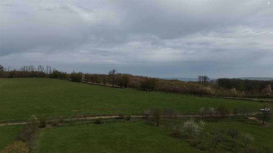 Teren intravilan de vânzare în Mitocu Dragomirnei | 5.800 mp | 43 m de