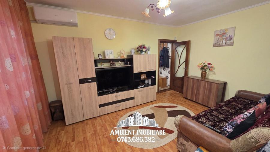 Apartament cu 3 camere, etaj 4, NEMOBILAT, zona CENTRU;