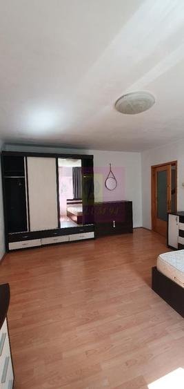 VAnzare apartament 3 camere Unirii Zepter-adiacent