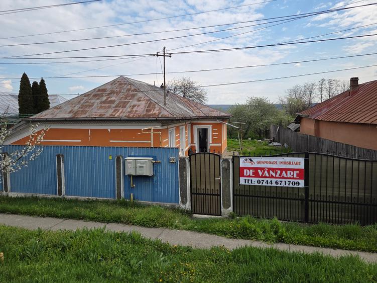 De vanzare casa din caramida in Sascut Targ cu deschidere la E85