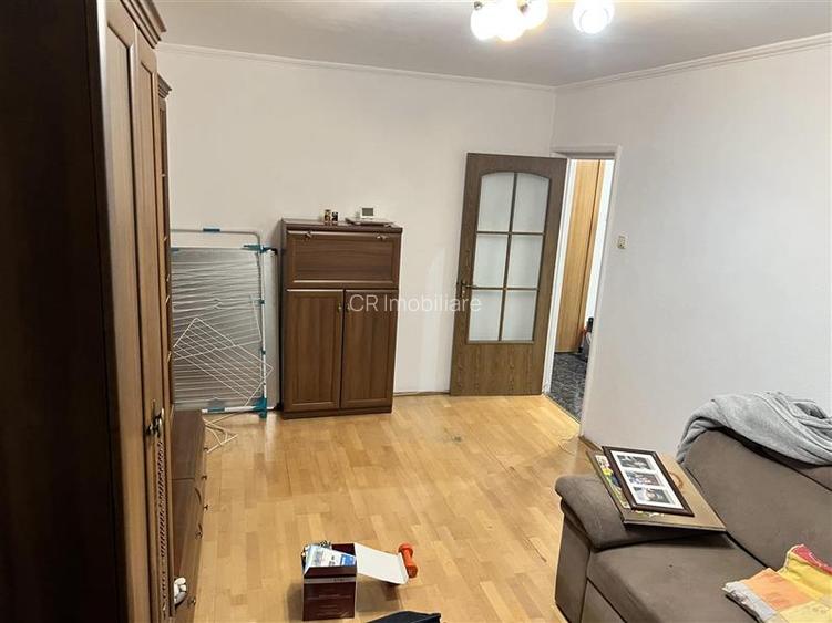 Apartament 3 camere Dristor cu Centrala Proprie - 2