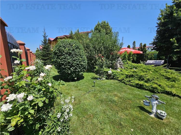 Vila lux 5 camere cu gradina superba centru Domnesti