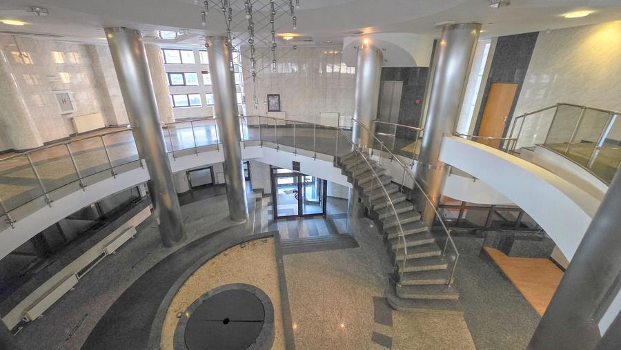 De inchiriat spatiu comercial ultracentral, Piata Revolutiei - Bacau