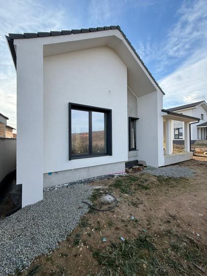 Casa Individuala FINISATA LA CHEIE| 4 camere, 120 mp| zona Valea Popii