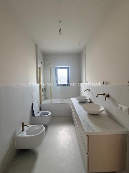 Preț atractiv ! Casă cu toate utilitățile disponibile  - 9