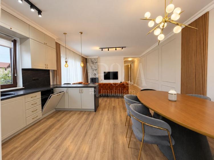 Casa 4 camere de vanzare in Floresti