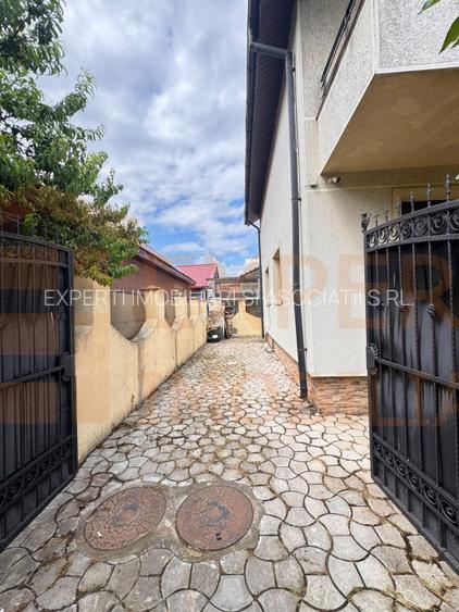 Vila premium de vanzare in Palas | Curte si parcare - 2