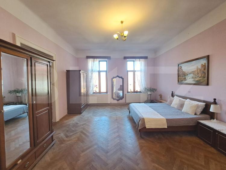 Apartament de vanzare, 6 camere, 182 mp, gradina comuna, Centrul Istoric Brasov