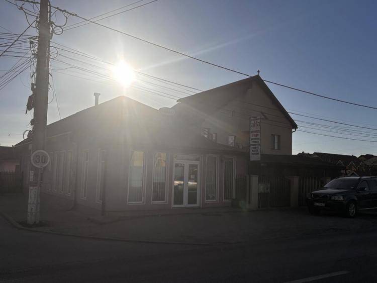 Casă 360 mp + Restaurant închiriat, teren 1000 mp