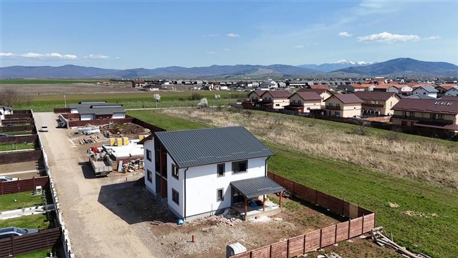 Duplex de vanzare, toate utilitatile, incalzire in pardoseala, Izvor, Brasov