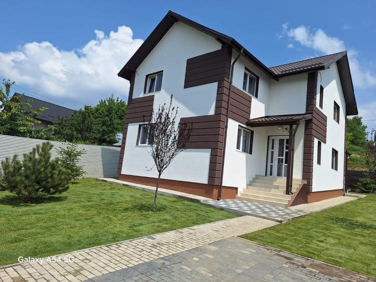 Casa noua cu 5 camere in zona V. Lupului