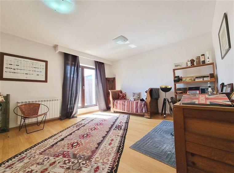 APARTAMENT 5 CAMERE KISELEFF 297 MP, SUPERB!