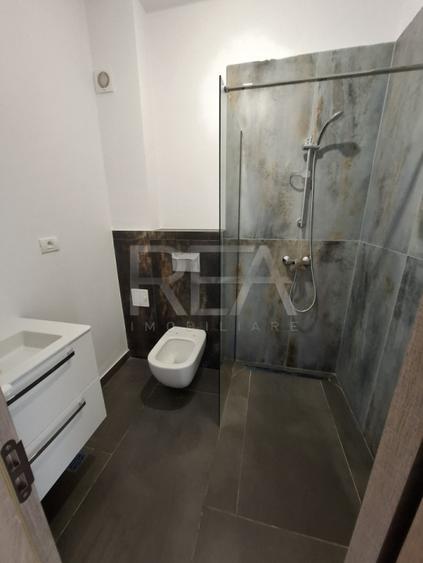 3 camere P/5, parcare, centrala, gradina, Bdul Timisoara.