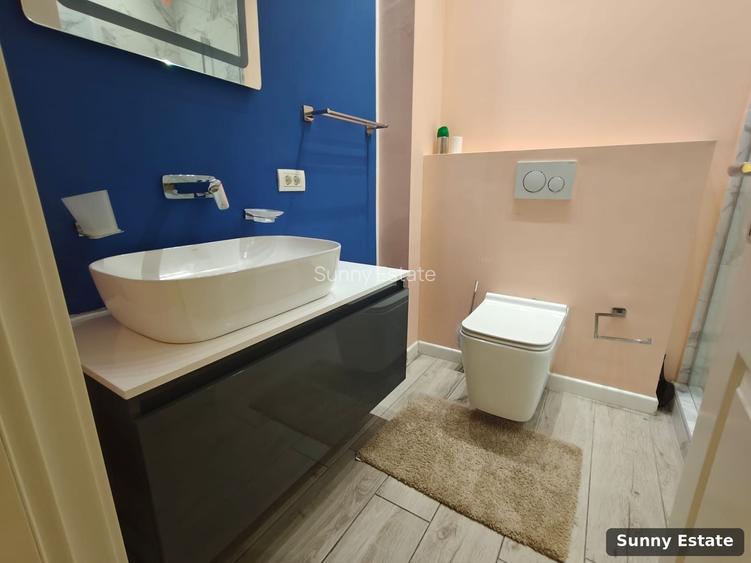 DE VÂNZARE — 3 CAMERE, B-DUL MAMAIA, DELFINARIU, VEDERE LAC