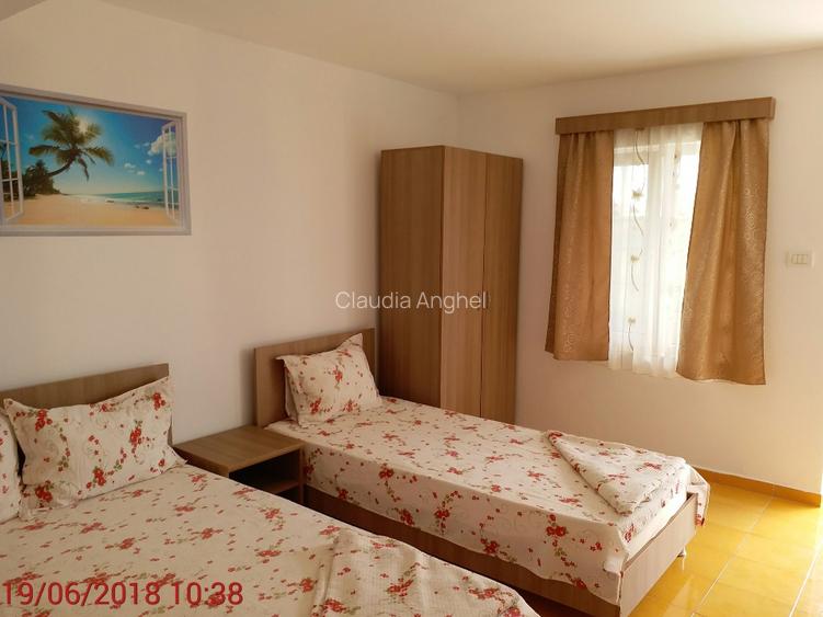 Vanzare pensiune 8 camere, 2 Mai  - 9