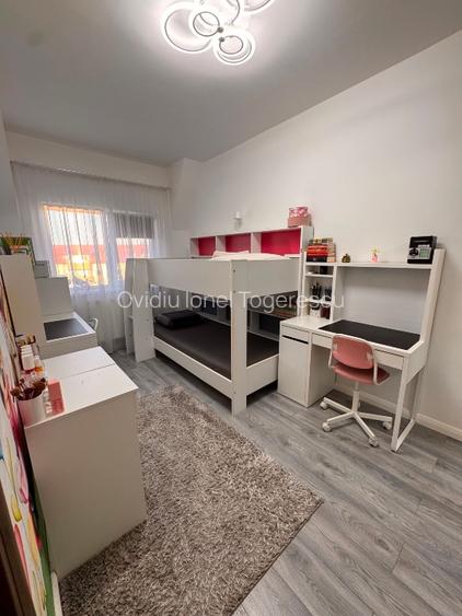 Vând apartament 3 camere - 4