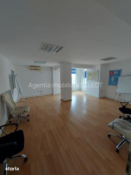 Spatiu 4 camere decomandat - 3