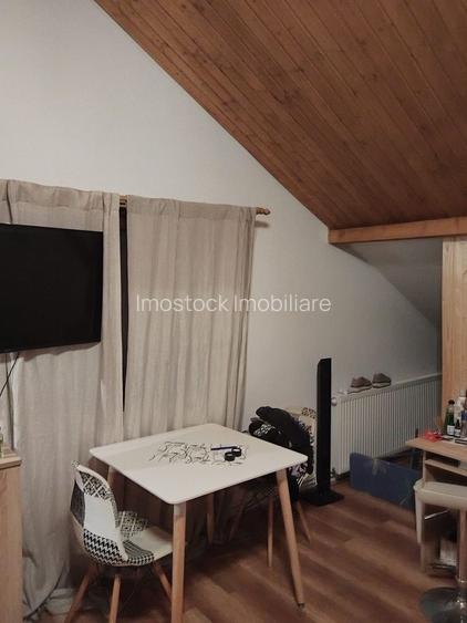 Casă -zona Liviu Rebreanu - 27