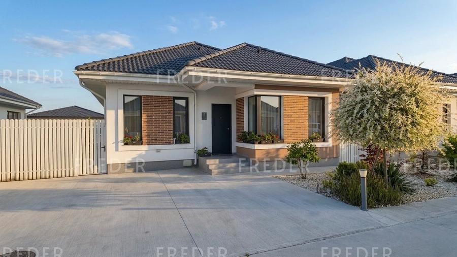Casa cu 4 camere in complex rezidential Tunari