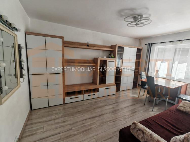 Apartament 3 camere, situat in zona Inel I - 11