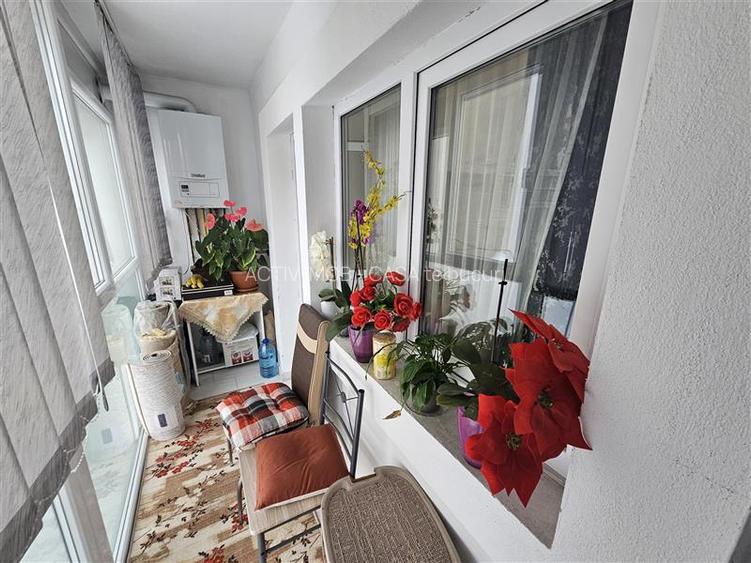 Resita, 3 Cam. Cf. 1, Et. 1, Bulevard, Micro 4 - 11