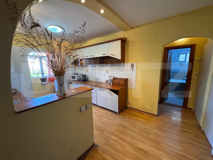 Apartament de 2 camere, decomandat, etaj intermediar, zona Casa Shaorma  - 6