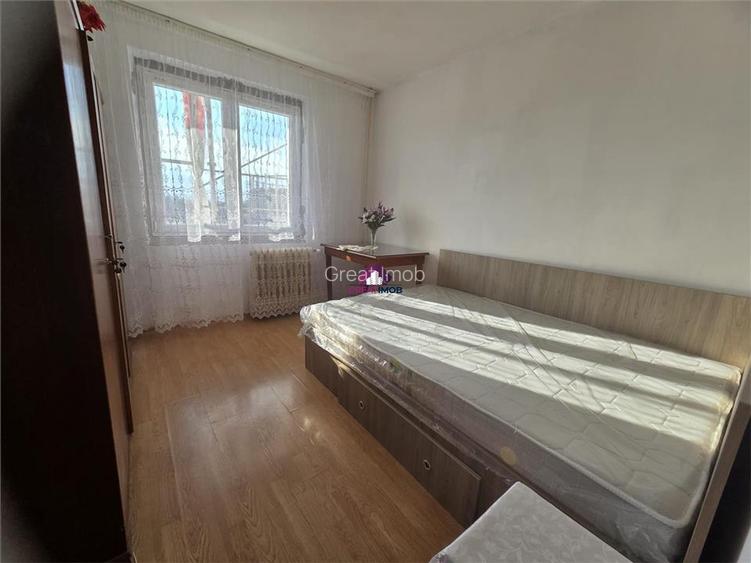 Inchiriere 1 camera dintr-un apartament cu 3 camere. - 2