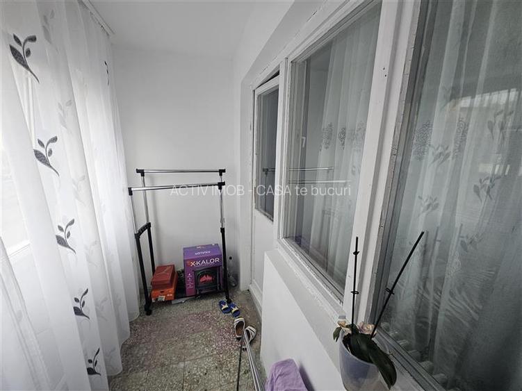 Resita, 3 Cam. Cf. 1, Mobilat+Utilat, Et. 1, Bulevard, Micro 3 - 12