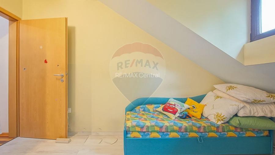 3 camere tip casă, parcare proprie, pod și magazie, Str. Lungă - 15