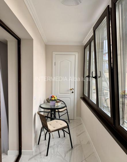 Apartament 3 camere 95 mp. RENOVAT Loc Parcare 2 Balcoane CETATE M-uri View Parc - 7