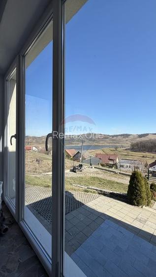 Casă cu vedere spectaculoasă - pentru locuit sau investiție turistică - 10