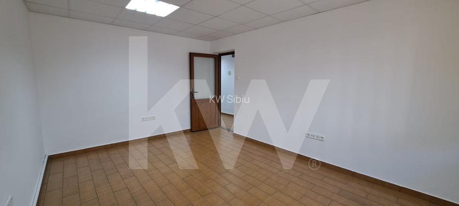 Apartament 3 camere decomandate , ultracentral ,parter - 6