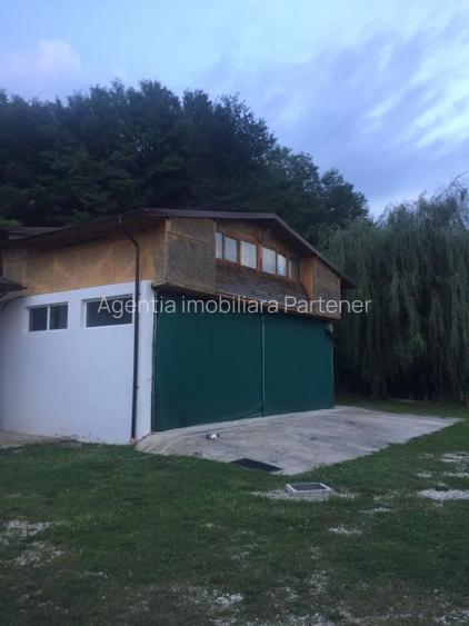 Imobil (comercial + locuit) Maracineni - Argeselu, teren 600mp - 2