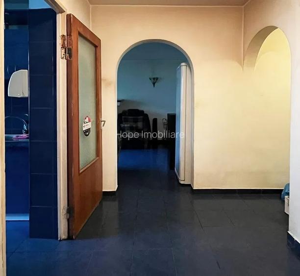 Obregia - Izvoare - 3 camere , decomandat , posibilitate montare centrala - 2