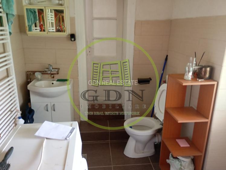 Casă de vânzare în Săcel – 2 corpuri locuibile, 3 băi, grădină, teren generos - 9