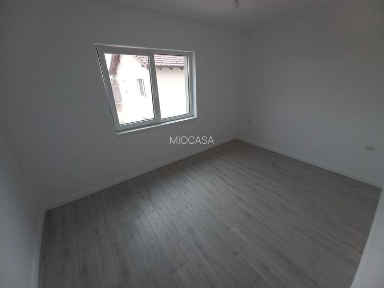 Proprietar.  3 camere. Nou. etaj 1. Girocului - langa Profi str. Neptun. - 14