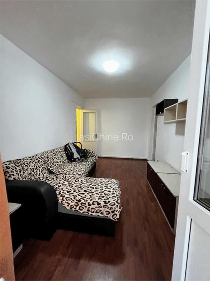 Apartament de inchiriat, o camera, semidecomandat, 35 mp, Podu Ros - 2