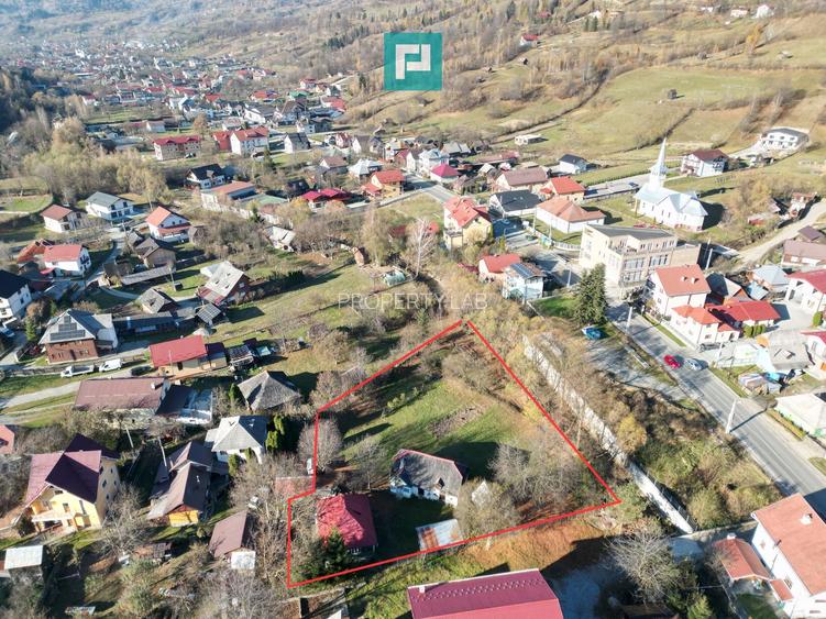 Casă de lemn, cu teren în Borșa - 15