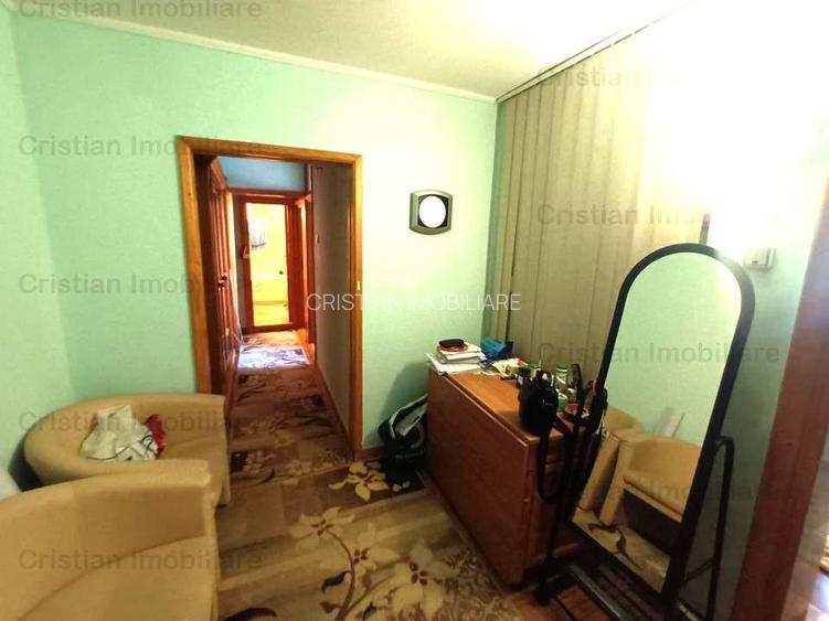 Bariera CONFORT 1 Decomandat 3 camere SPATIOS  ZONA LINISTITA - 4