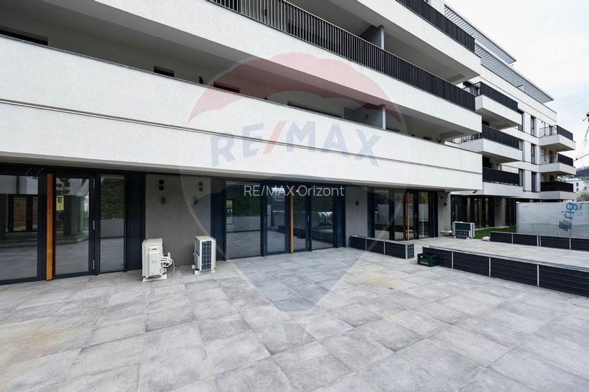 Spațiu comercial de închiriat, cu terasa, Cosmopolit! - 2