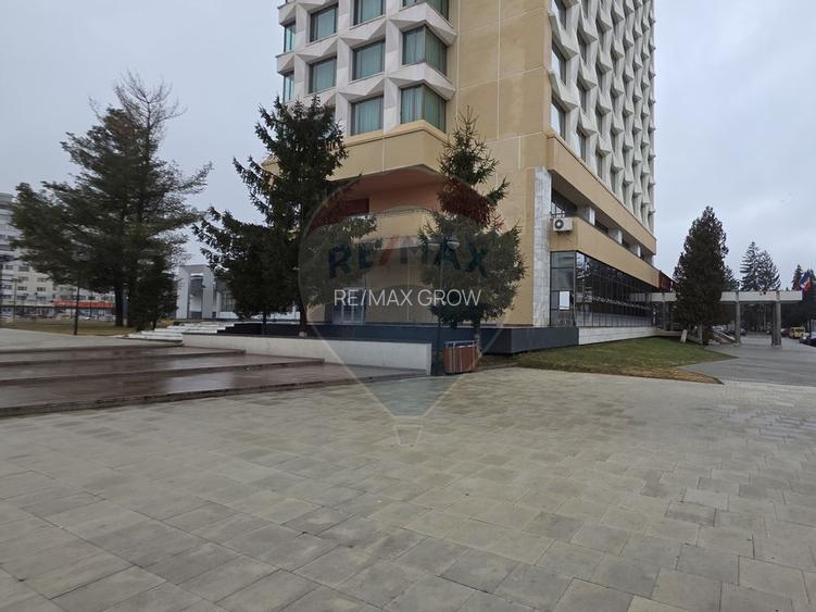 Oferta - Spatiu comercial de inchiriat in zona centrala a mun Onesti - 8