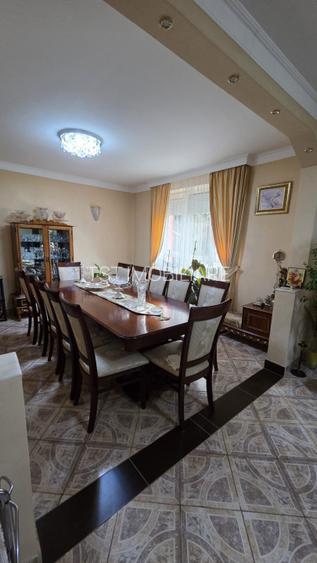 Casa spatioasa cu piscina, crama si teren generos – zona Aurel Vlaicu - 3