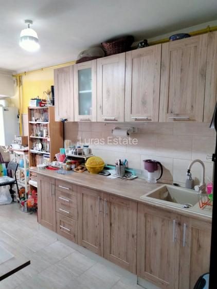 De vanzare – Apartament 4 camere, decomandat, zona ICIL - 3
