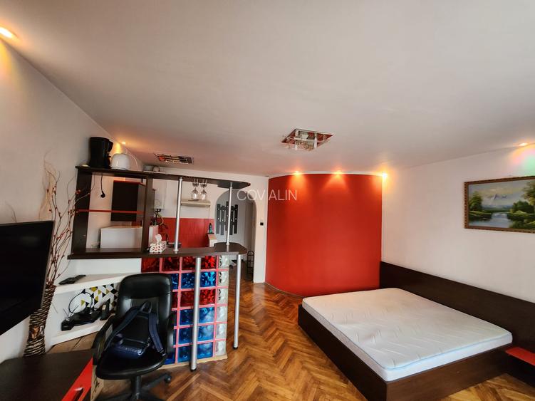 Garsoniera situata "la casa", zona 15 Noiembrie, etaj 1, mobilata si utilata! - 3