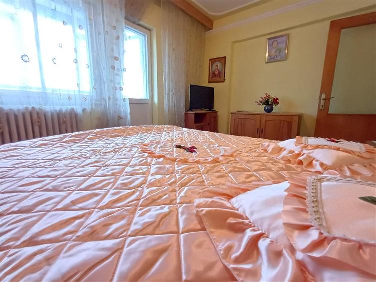 Apartament 3 Camere Decomandat - Blv Independenței- 550 euro - 4