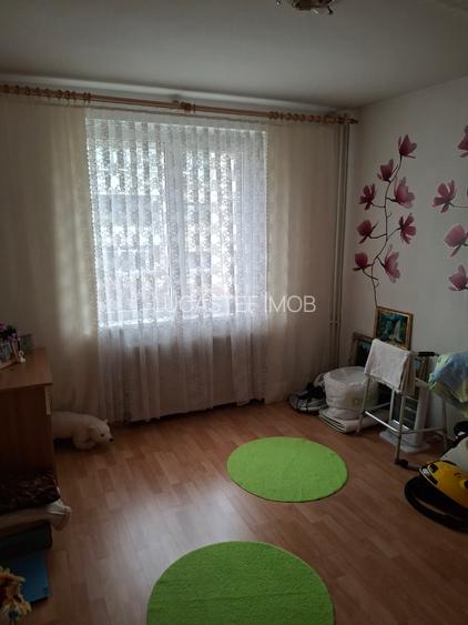 4Camere Crangasi  Metrou Piata - 9