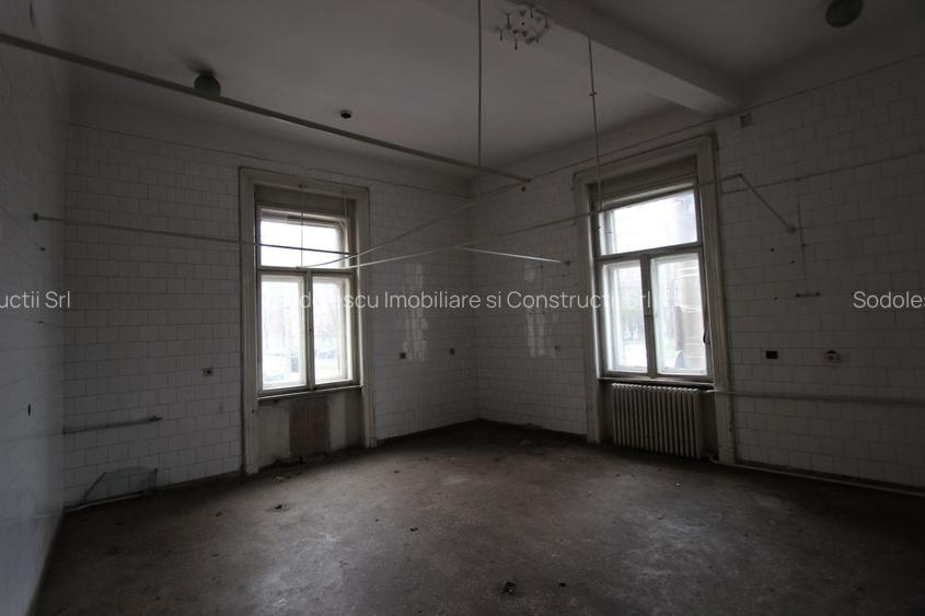 Imobil pretabil cladire de birouri, clinica medicala - Central - 71