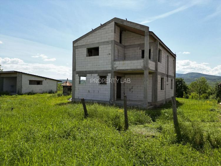 Casă la roșu din BCA de vânzare în Județul Arad - 9