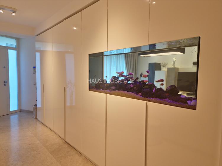 Vila deosebita  la un pas de mare mobilata si utilata - 12