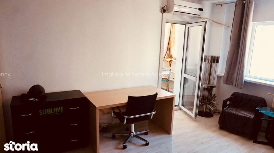 Garsoniera Dristor, bloc stradal, 4 minute de metrou, mobilată si utilată modern - 4